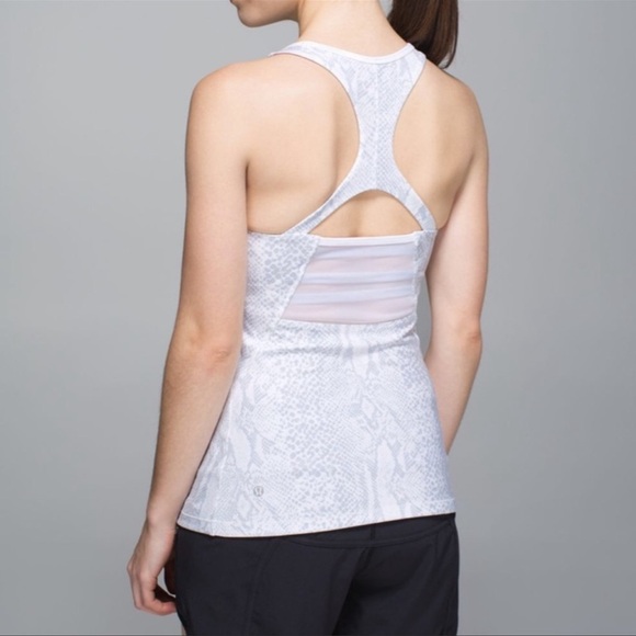 Lululemon‎ Mesh With Me Tank - Picture 2 of 5